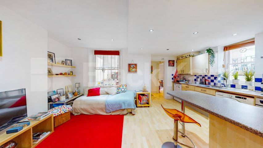 Spacious one bed with access to a garden mins to tube & shops Sutherland Avenue, Maida Vale